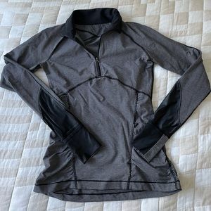 Lululemon stripped long sleeved stretch pullover, running top, zipper pocket